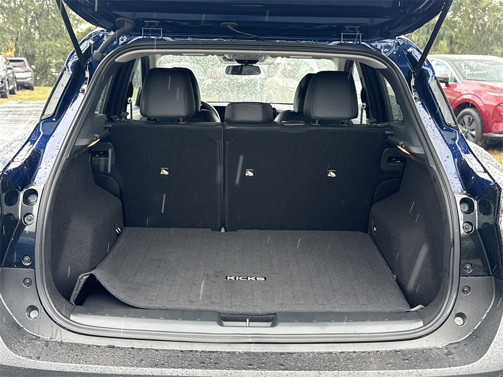 Certified 2025 Nissan Kicks SR image 17