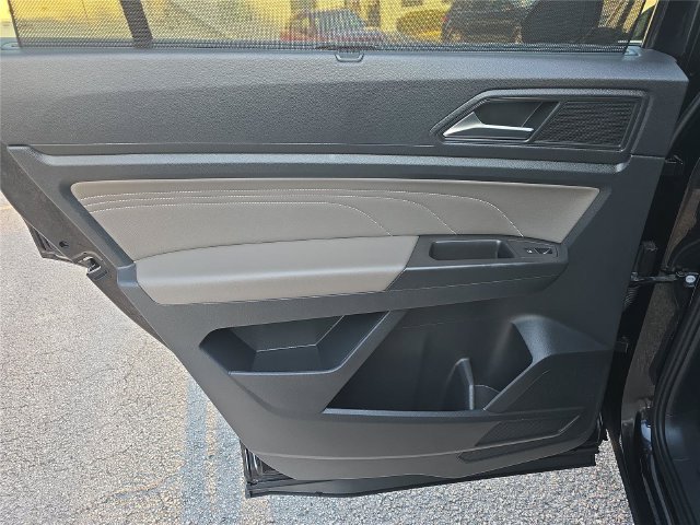 Used 2023 Volkswagen Atlas SE w/ Panoramic Sunroof Package FWD image 9