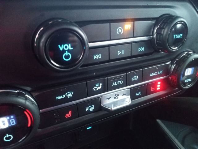 Used 2023 Ford Bronco Everglades AWD/4WD image 19