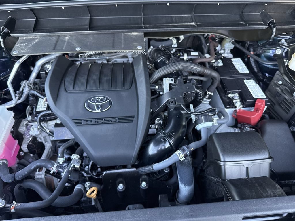 Used 2023 Toyota Highlander LE FWD image 17