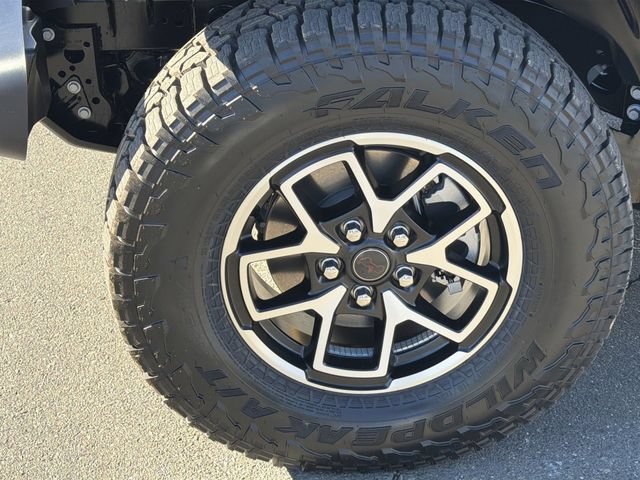 New 2026 Jeep Gladiator Rubicon w/ Steel Power Dome Hood Package AWD/4WD image 16