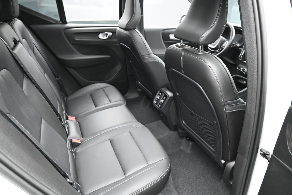 Used 2026 Volvo XC40 B5 Plus AWD/4WD image 38