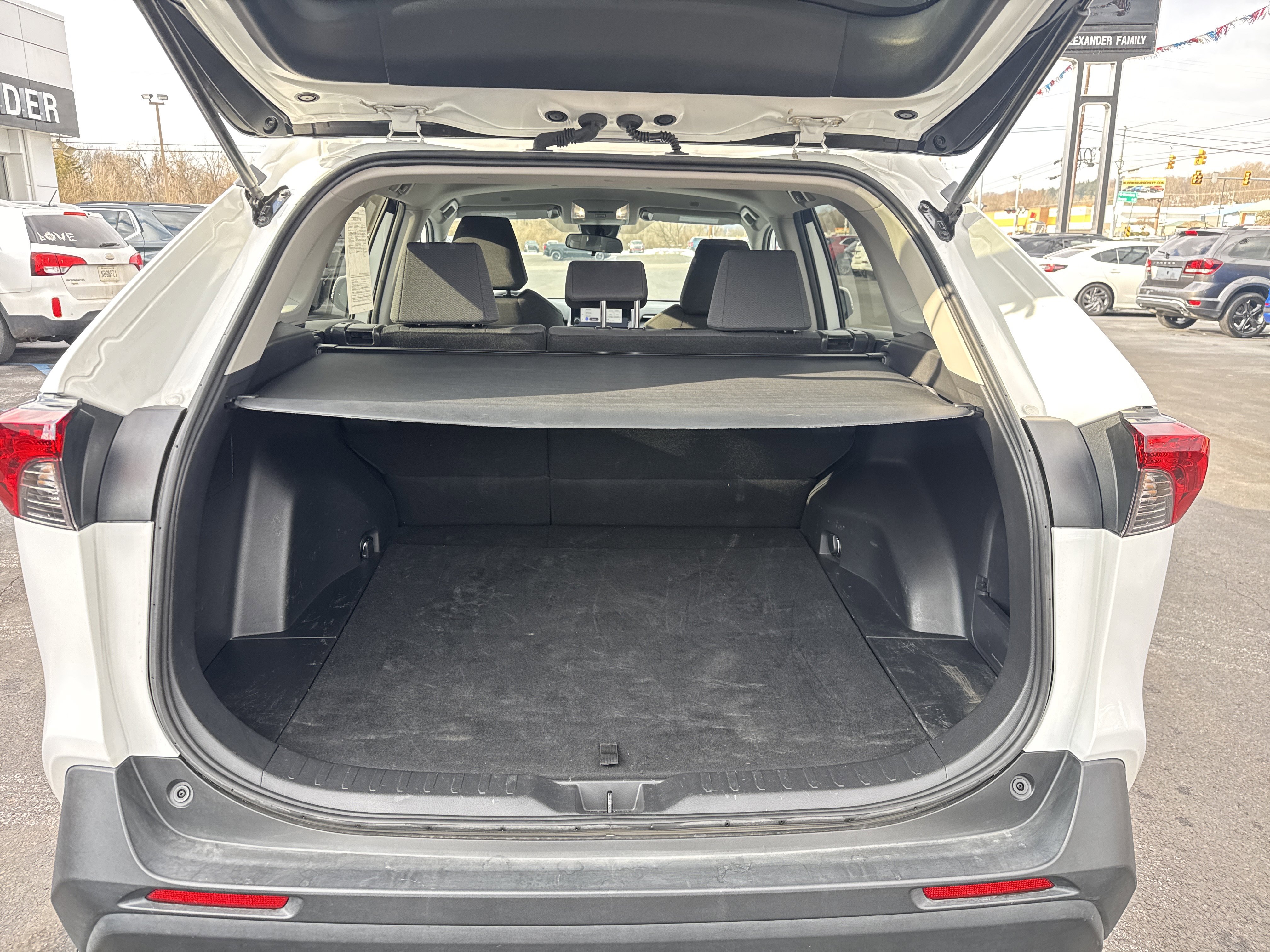 Used 2023 Toyota RAV4 XLE image 5