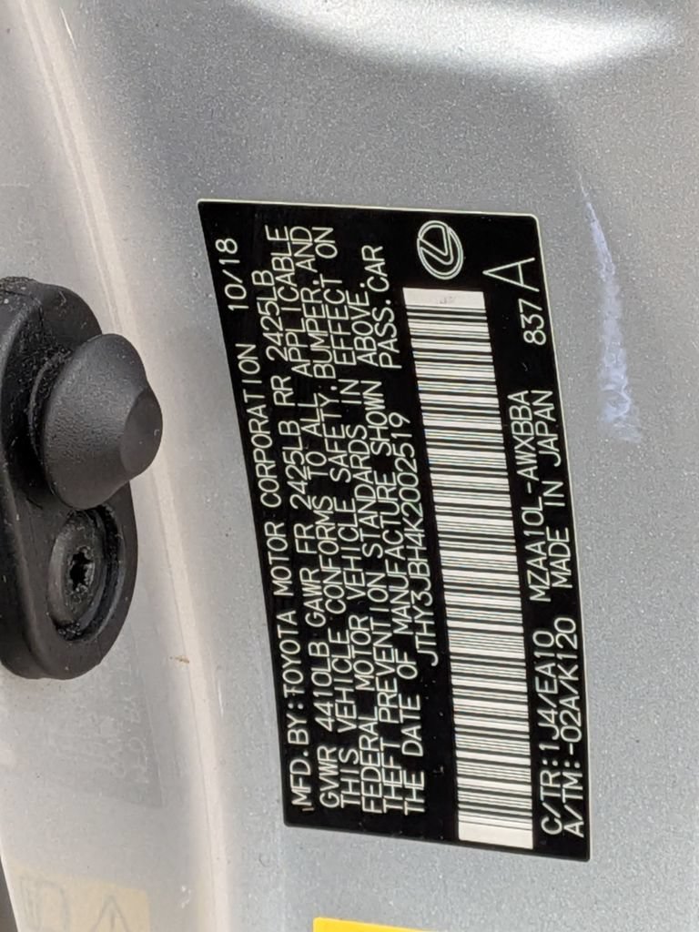 Used 2019 Lexus UX 200 w/ Accessory Package FWD image 36