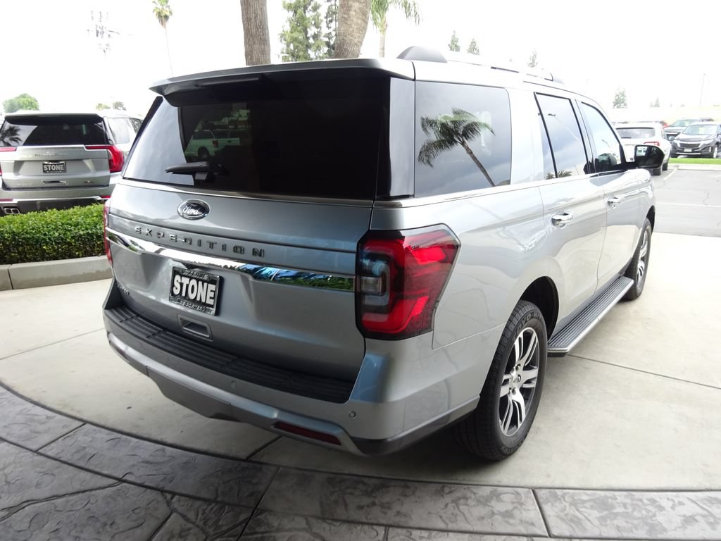 Used 2022 Ford Expedition Limited AWD/4WD image 7