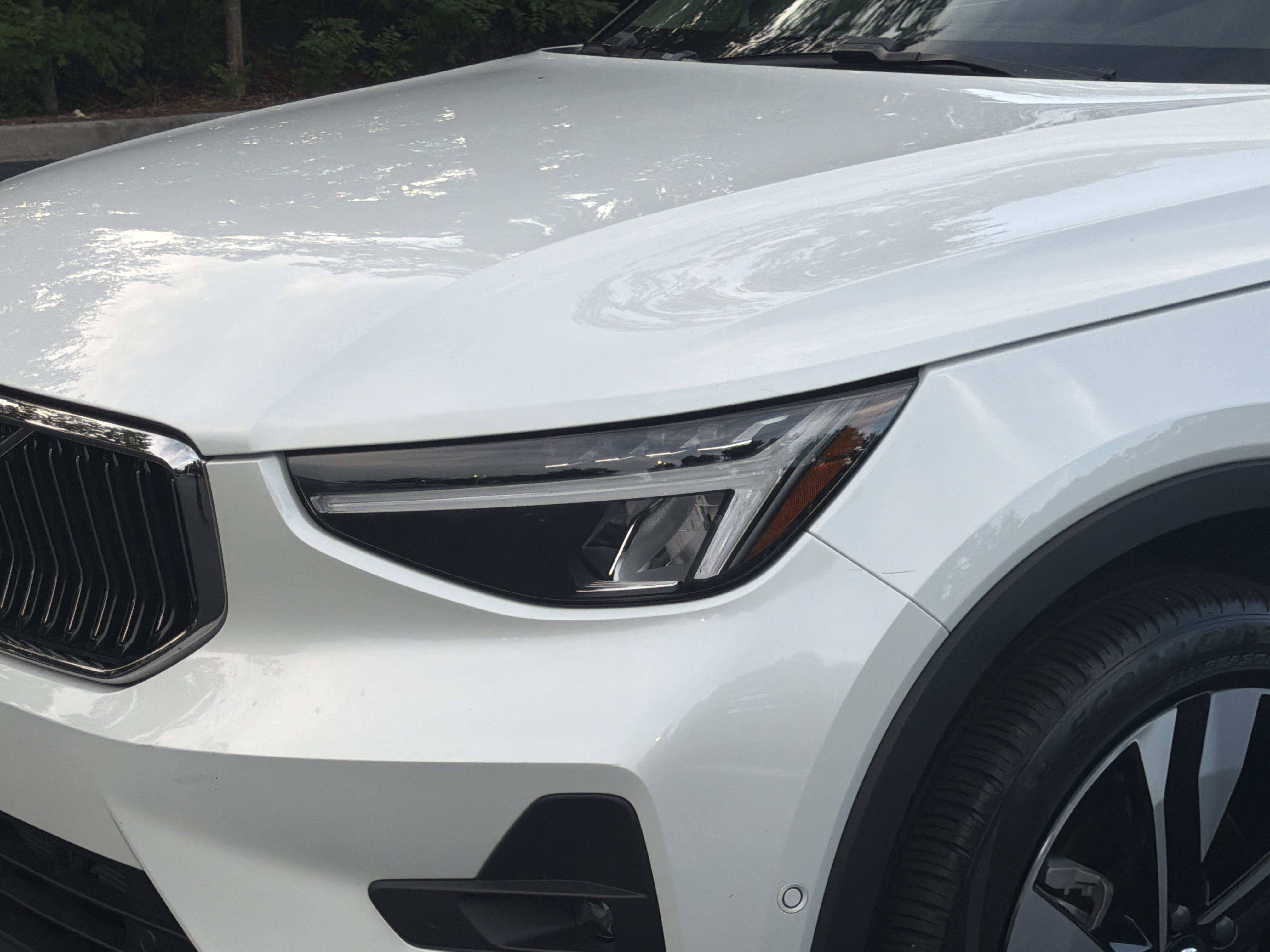 Certified 2024 Volvo XC40 B5 Plus AWD/4WD image 6