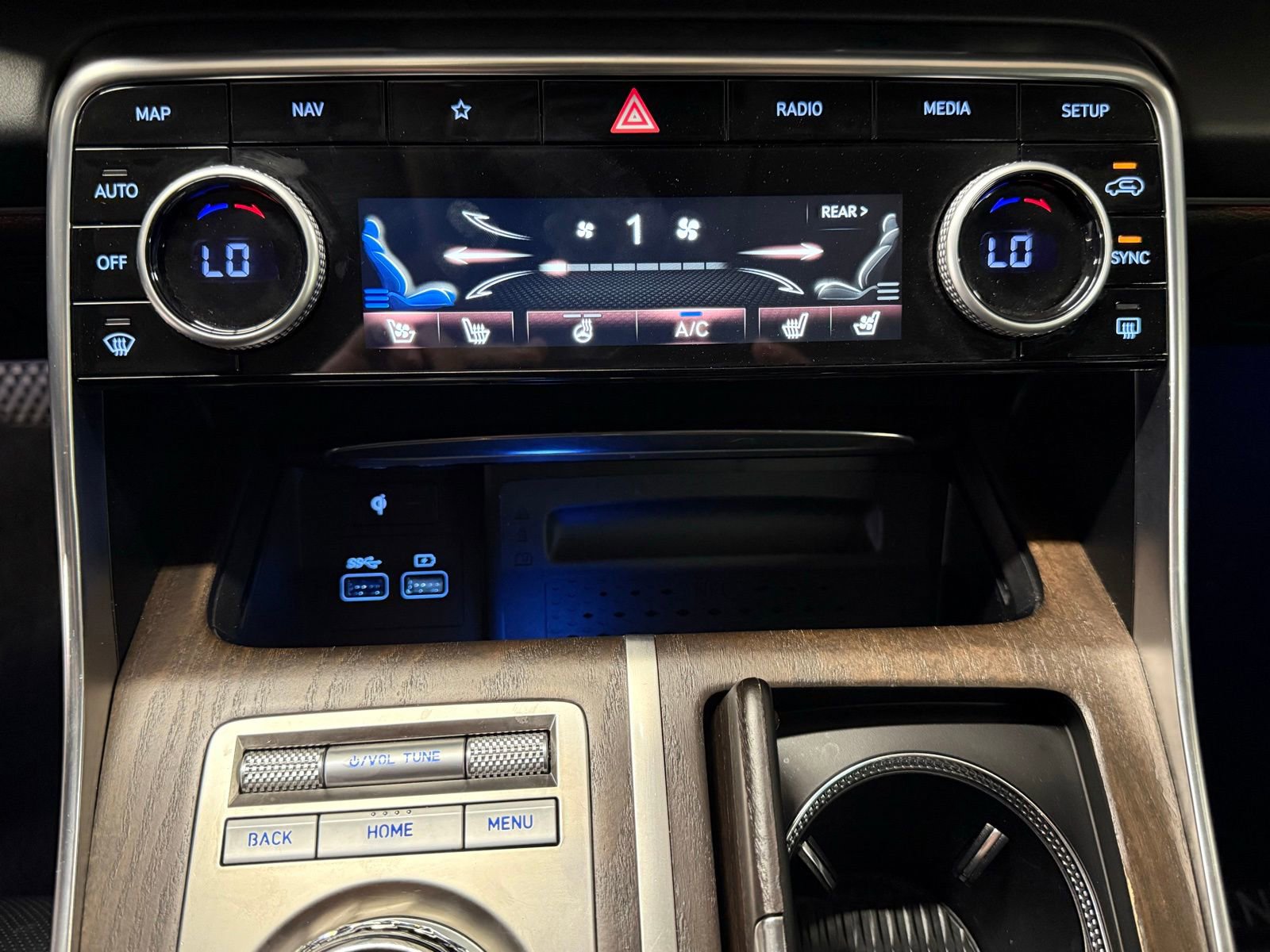 Used 2023 Genesis GV80 2.5T w/ Prestige 20" Package AWD/4WD image 12