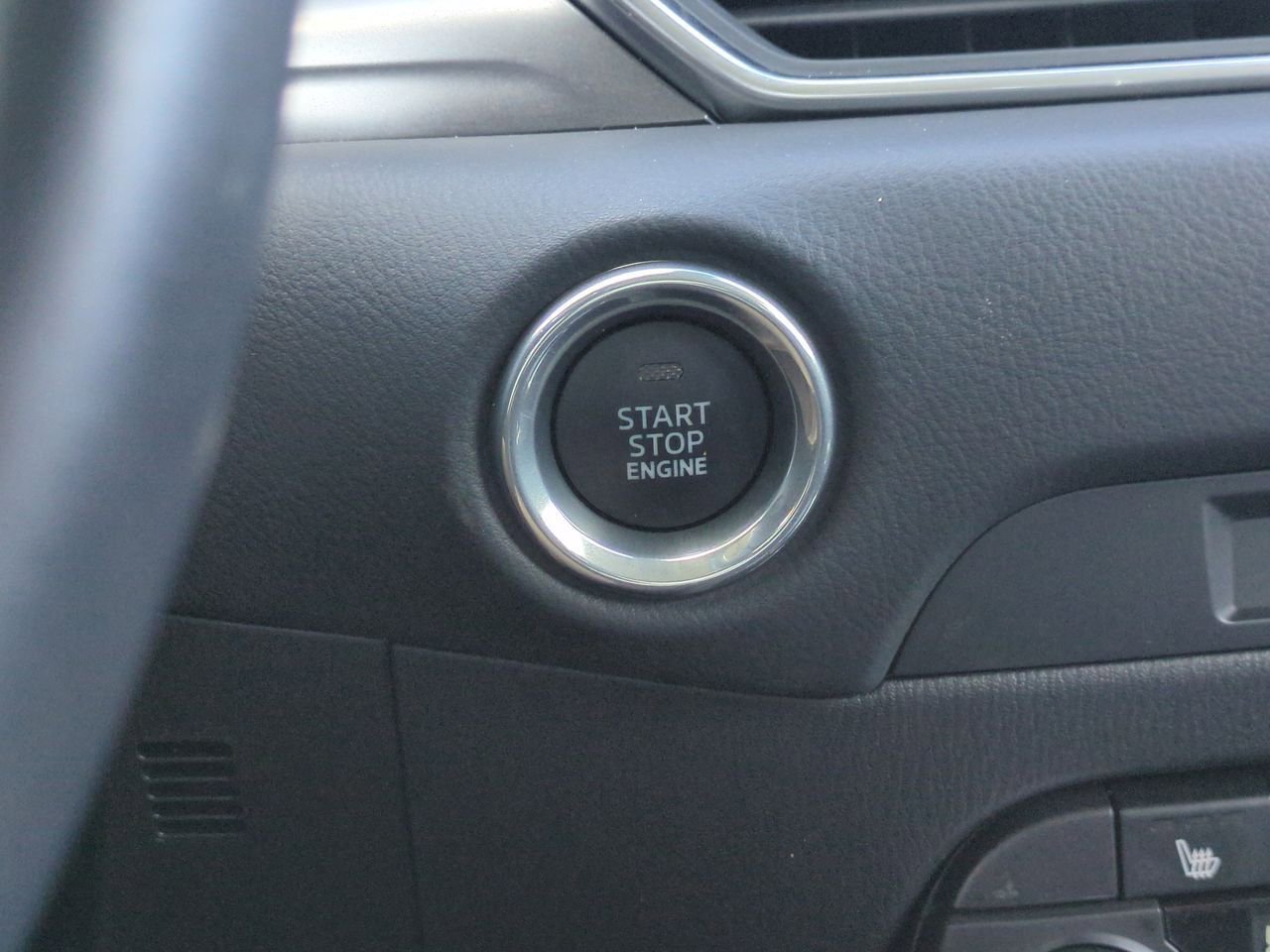 Used 2025 MAZDA CX-5 AWD 2.5 S w/ Preferred Package image 17