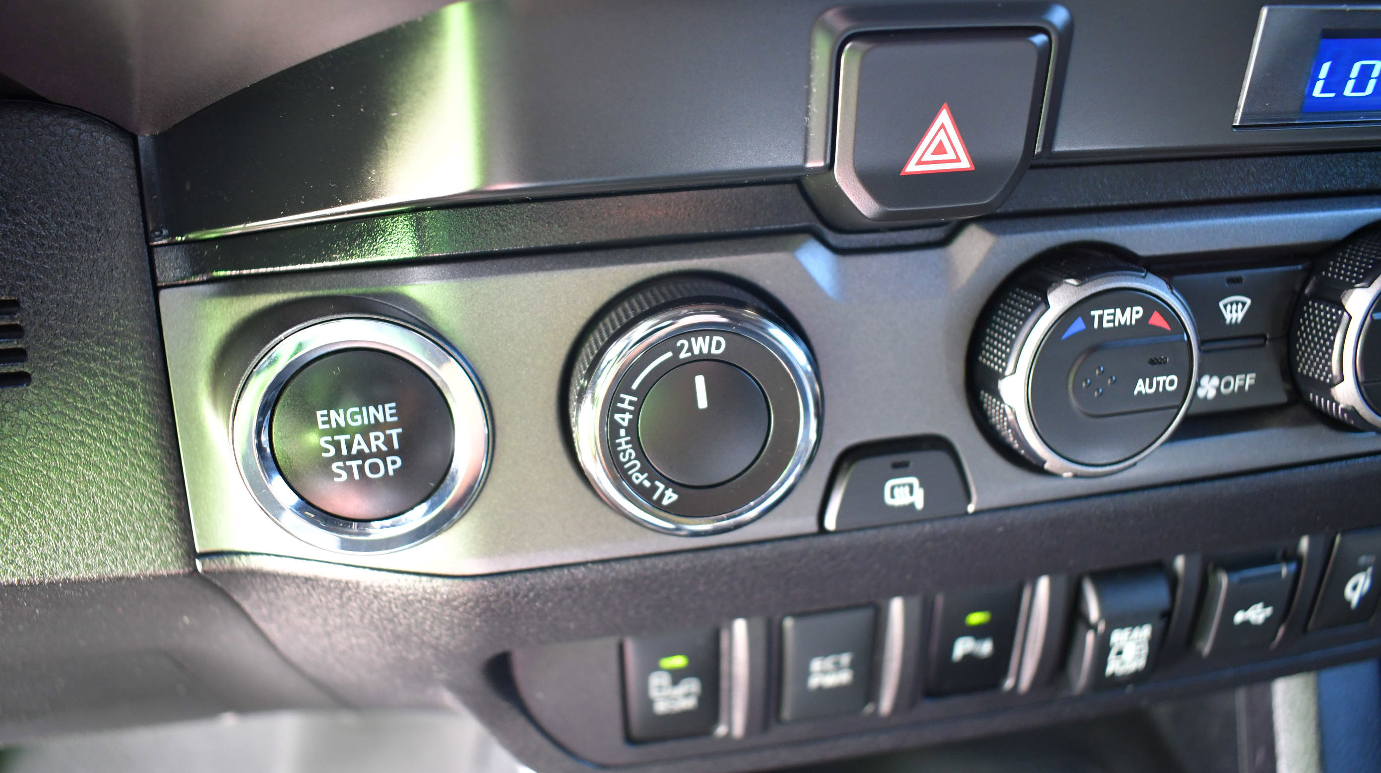 Used 2022 Toyota Tacoma TRD Off-Road w/ Technology Package image 18