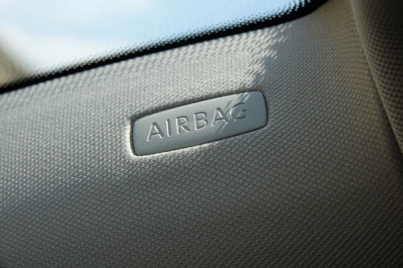 Used 2013 Volkswagen Passat TDI SEL Premium image 80