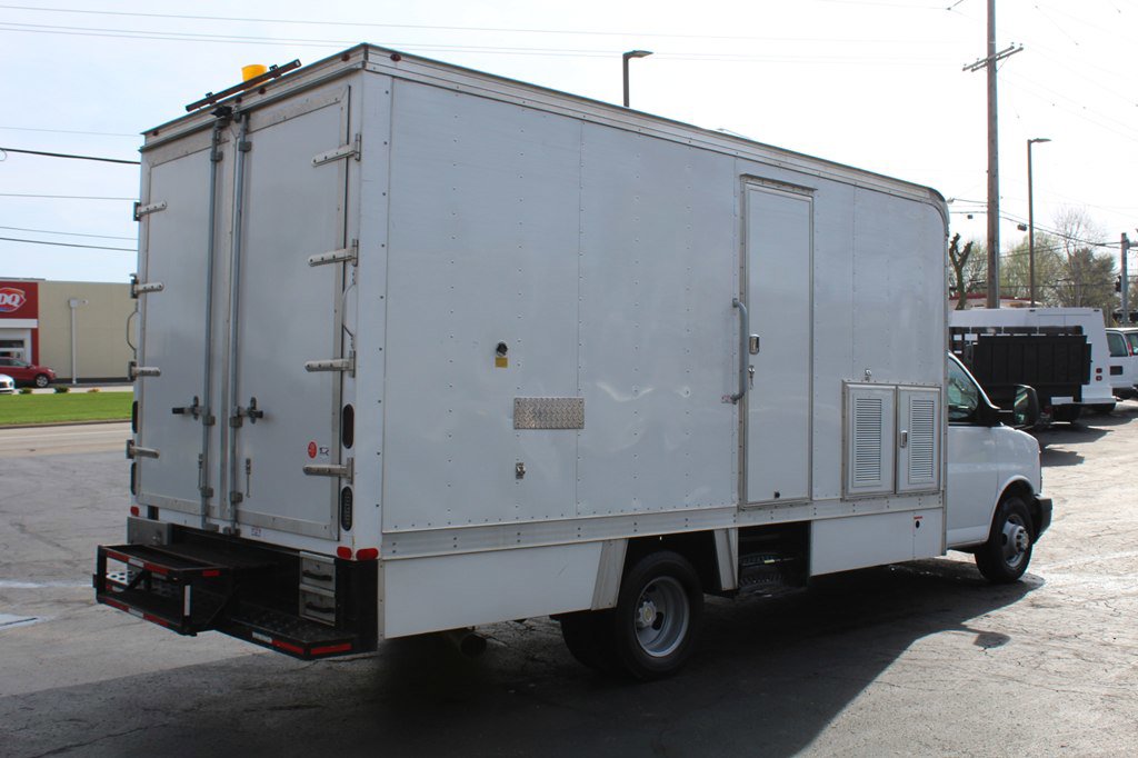 Used 2016 Chevrolet Express 4500 Extended image 7
