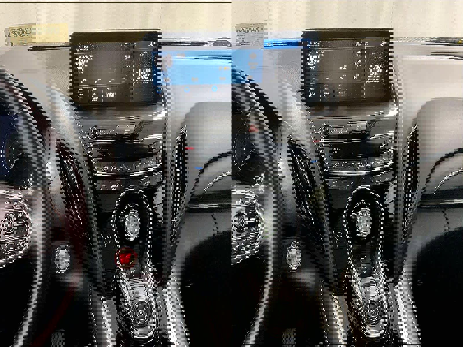 Used 2025 Acura RDX SH-AWD image 18