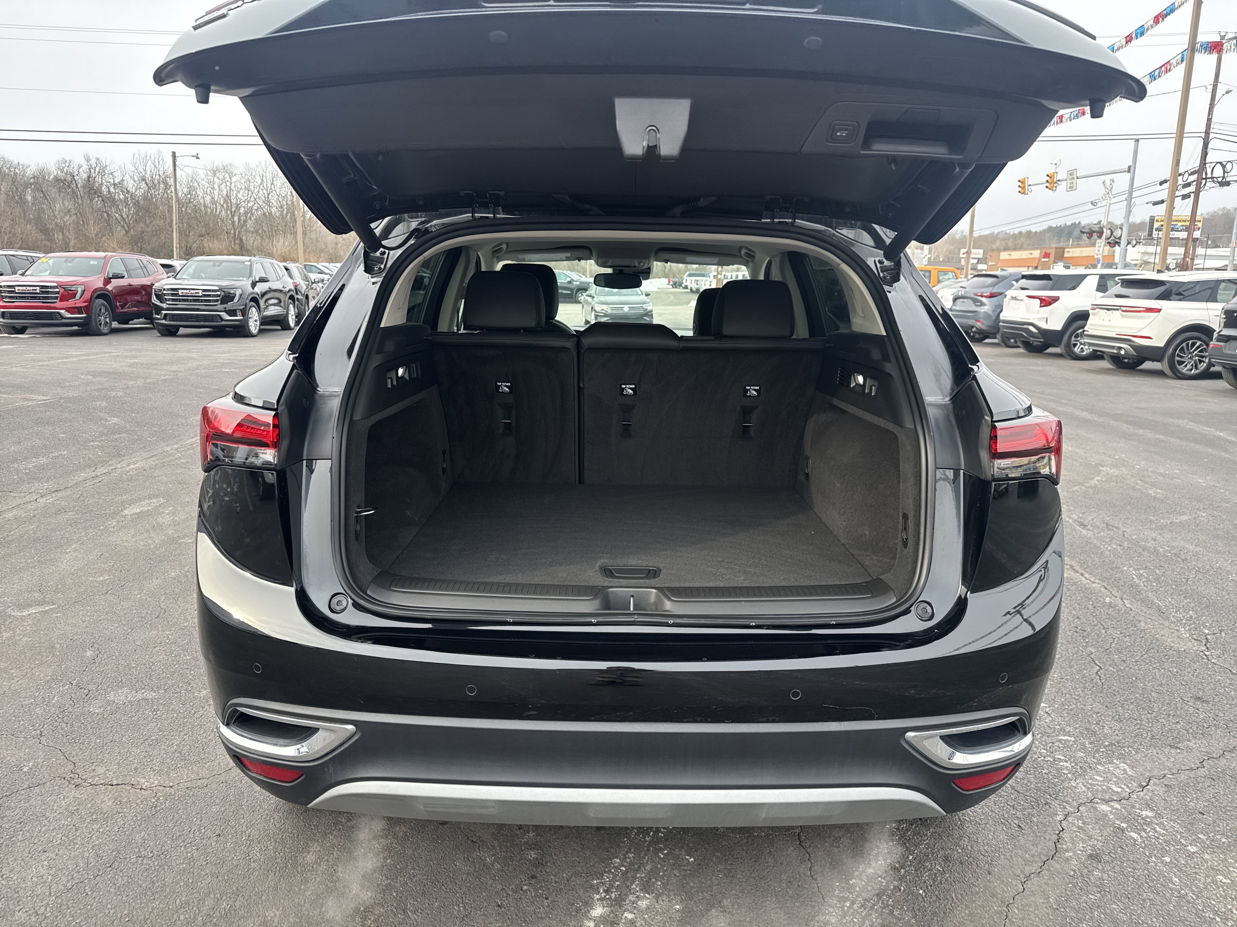 Used 2023 Buick Envision Essence video 5