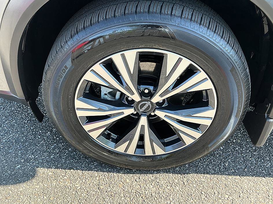 Certified 2023 Nissan Rogue SV w/ SV Premium B Package FWD image 10