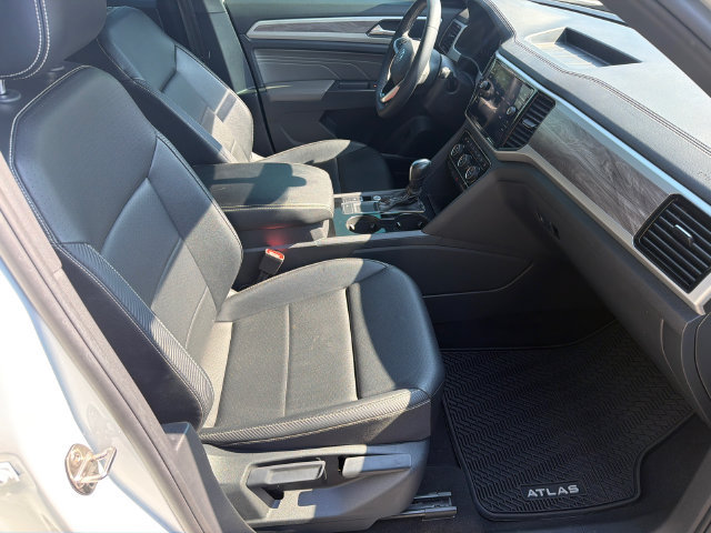 Used 2022 Volkswagen Atlas Cross Sport SE FWD image 14