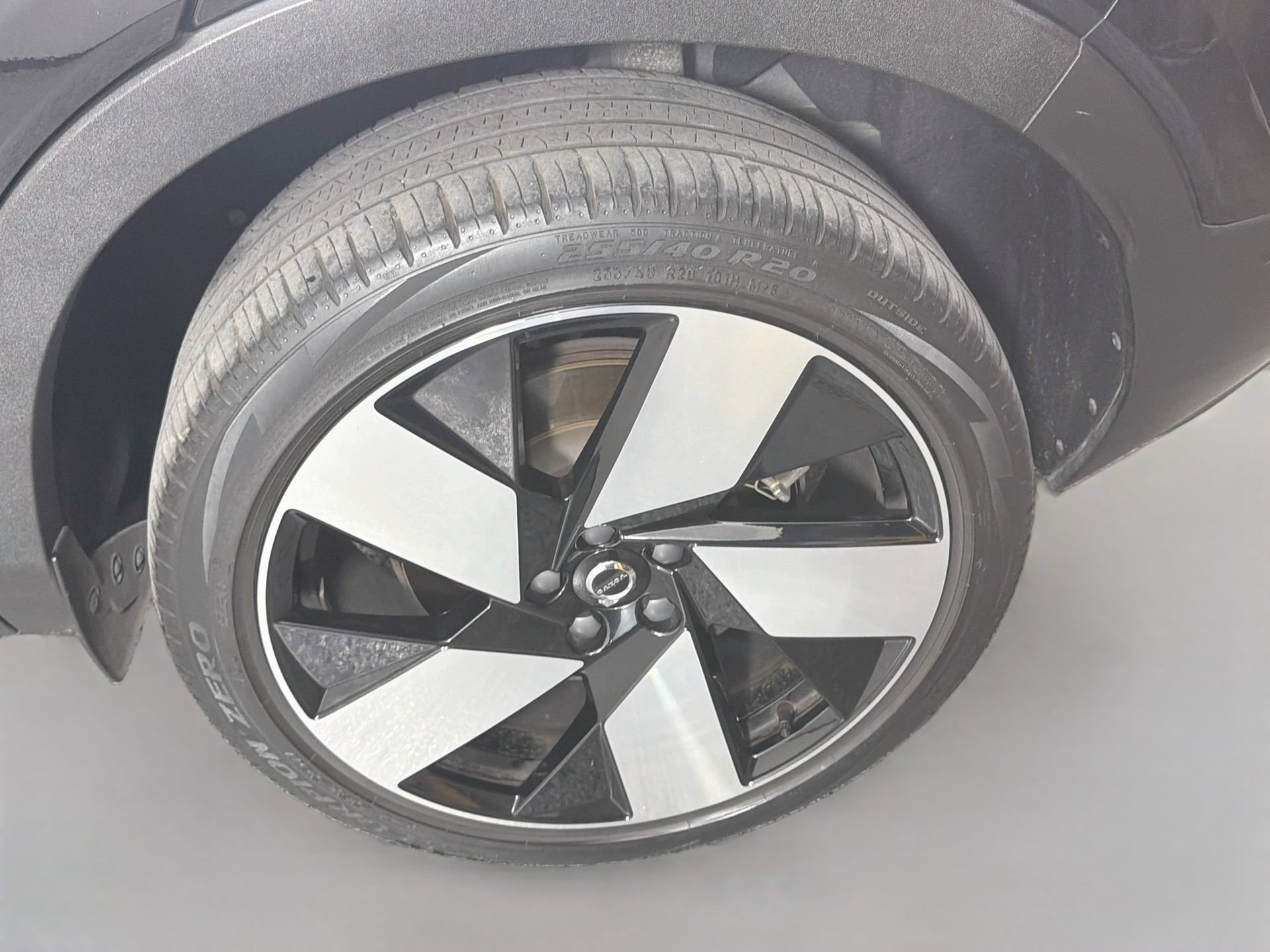 Used 2023 Volvo C40 P8 Recharge Ultimate AWD/4WD image 32