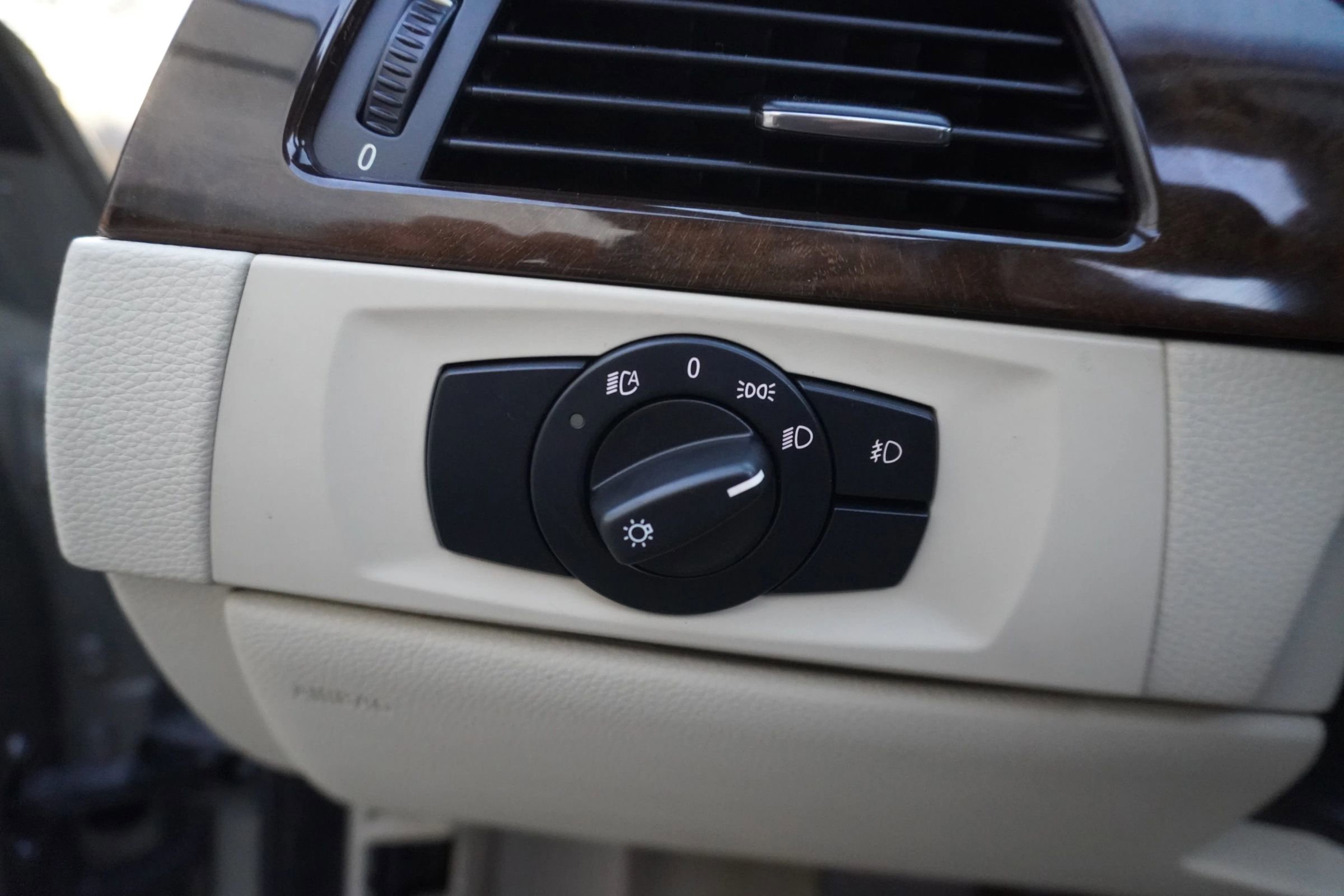 Used 2009 BMW 328i Convertible image 23