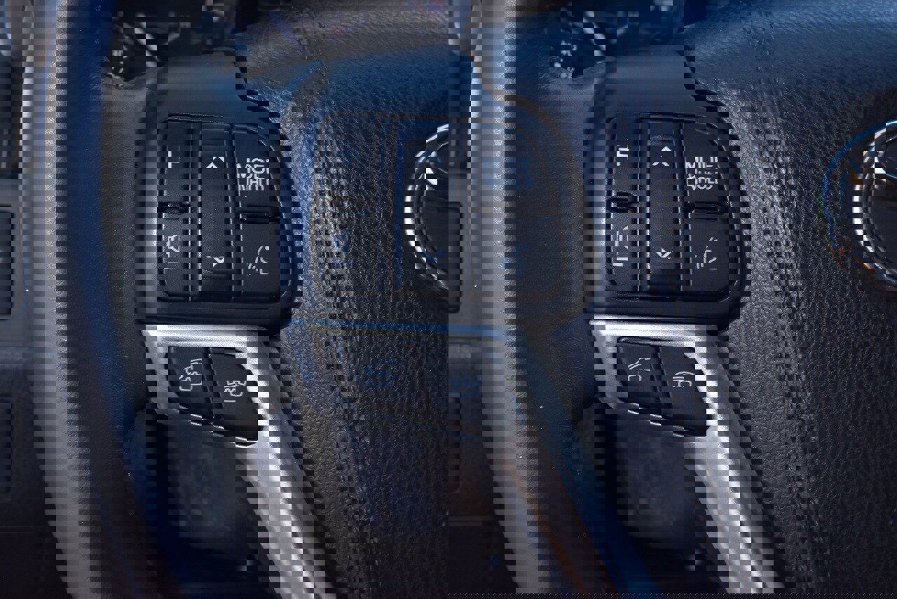 Used 2016 Toyota Highlander XLE image 25