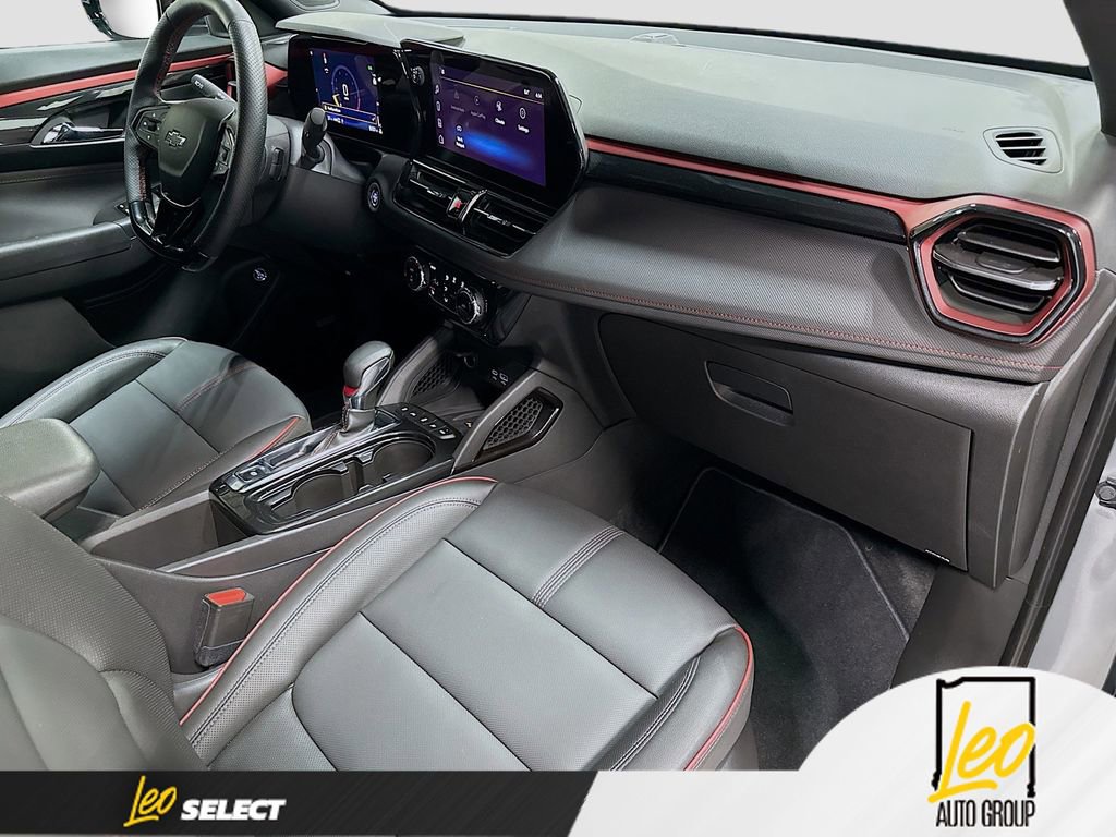 Used 2025 Chevrolet TrailBlazer RS w/ Convenience Package AWD/4WD image 32