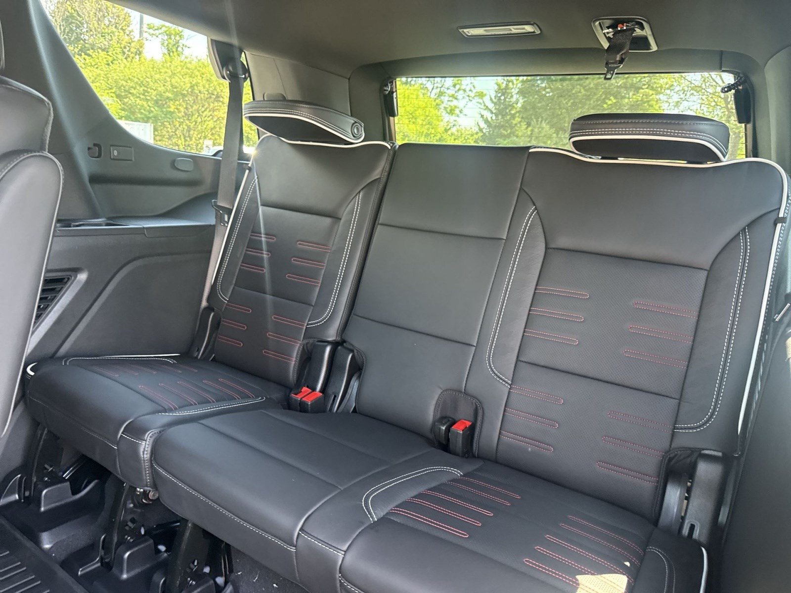 New 2026 GMC Yukon AT4 Ultimate w/ LPO, Floor Liner Package AWD/4WD image 22