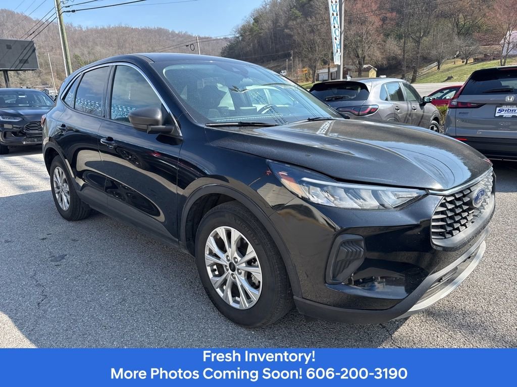 Used 2023 Ford Escape Active FWD image 3