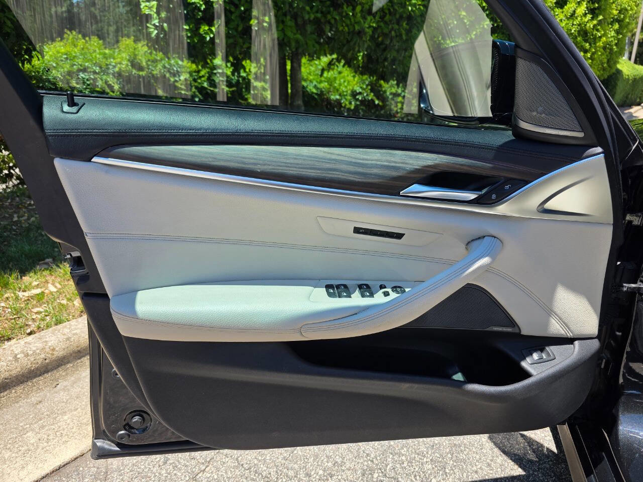 Used 2018 BMW 530i RWD image 10