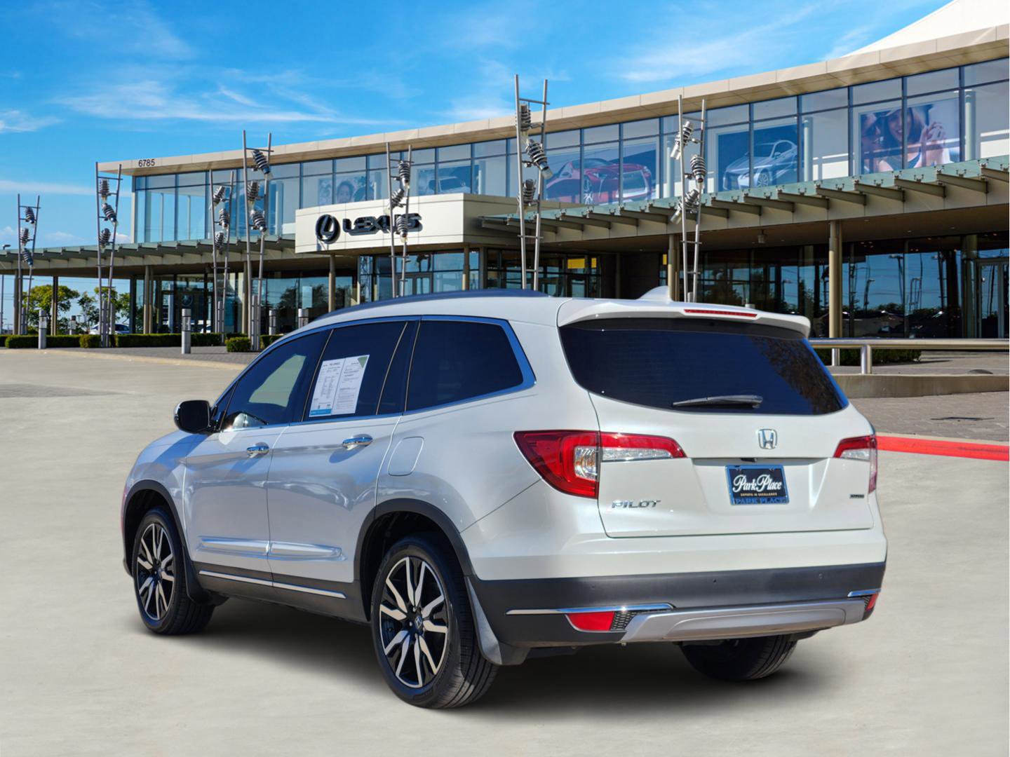 Used 2021 Honda Pilot Touring image 4