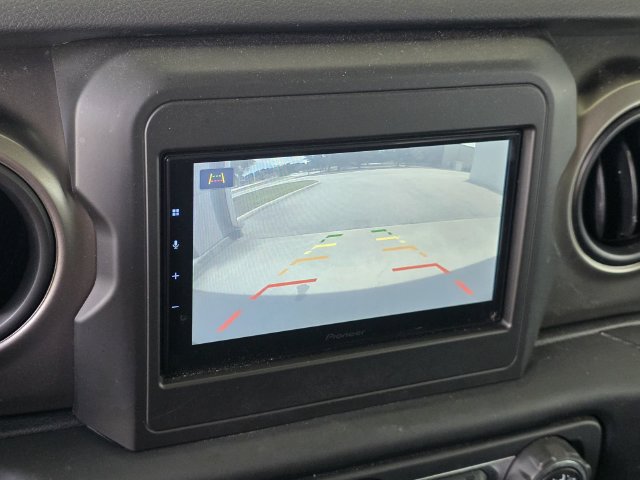 Used 2018 Jeep Wrangler Unlimited Sport S AWD/4WD image 14
