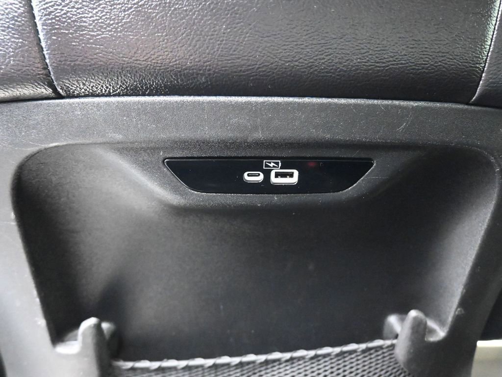 Used 2022 Chrysler Pacifica Touring-L image 31