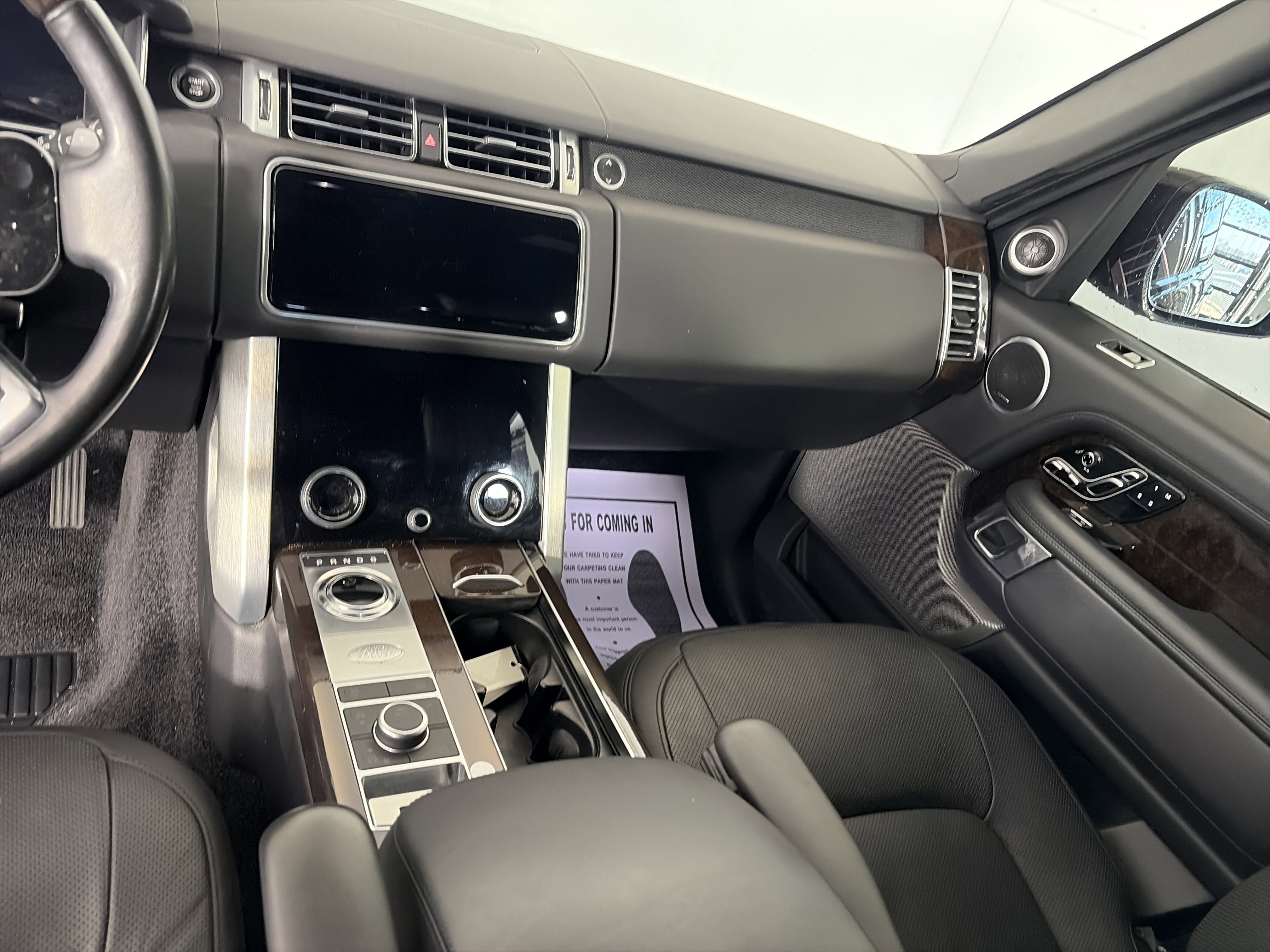 Used 2019 Land Rover Range Rover Long Wheelbase Supercharged image 4