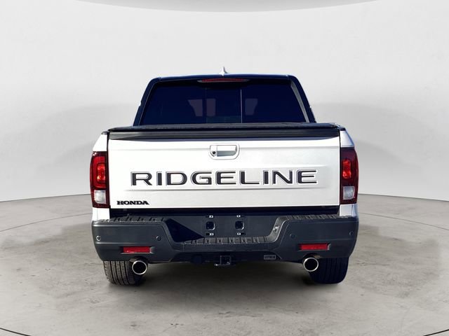 Used 2025 Honda Ridgeline Black Edition image 4