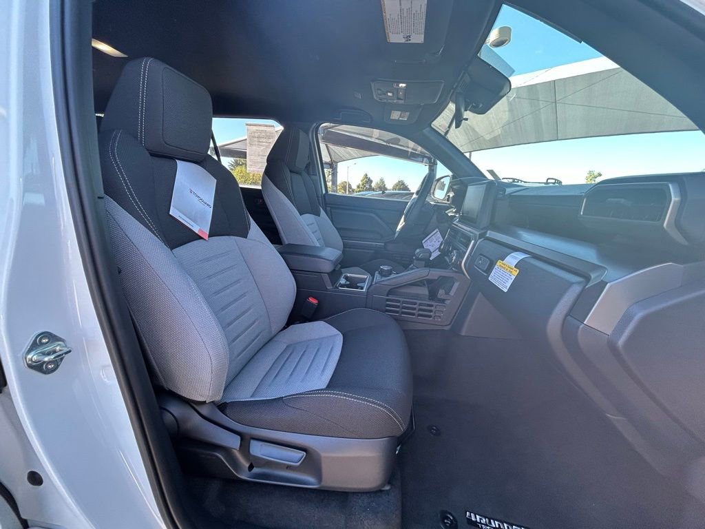 Used 2025 Toyota 4Runner 4WD image 32