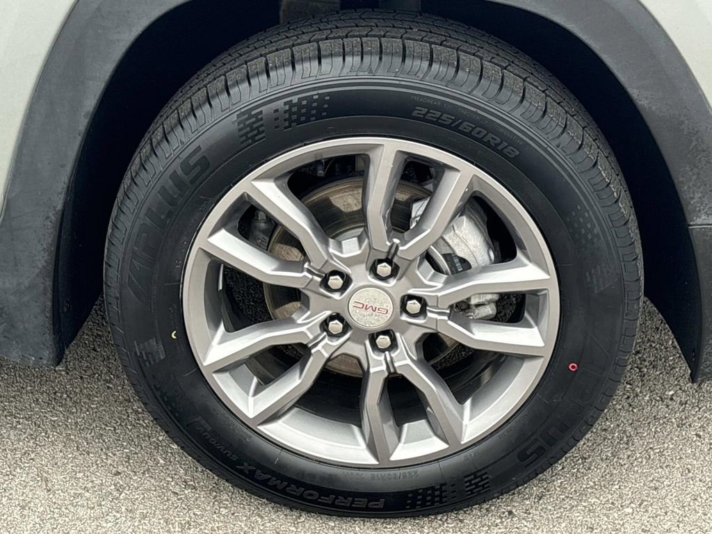 Used 2024 GMC Terrain SLT image 11