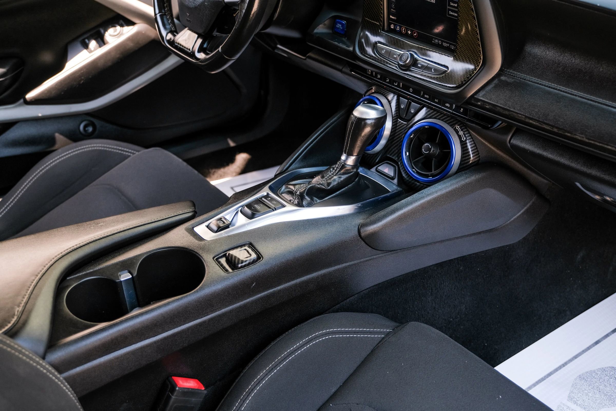 Used 2021 Chevrolet Camaro LT image 21