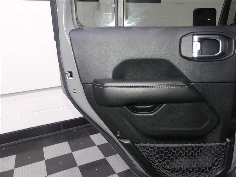 Used 2018 Jeep Wrangler Unlimited Sahara image 23