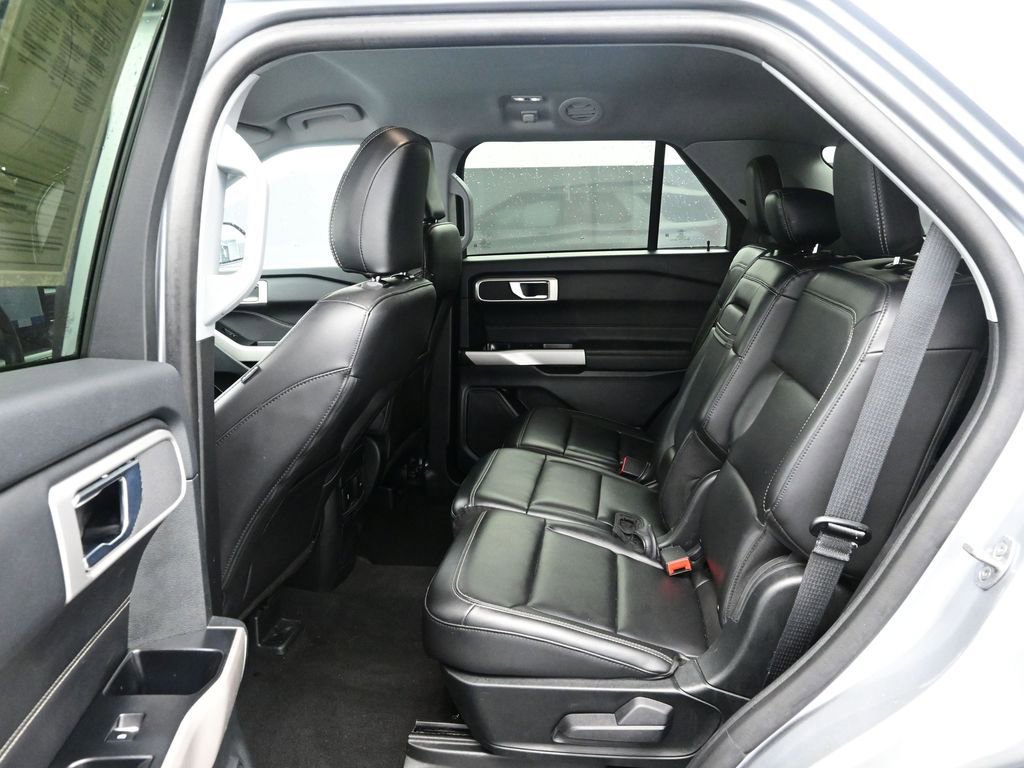 Used 2024 Ford Explorer XLT w/ Equipment Group 202A image 15