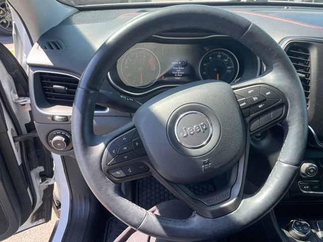 Used 2019 Jeep Cherokee Trailhawk w/ Comfort/Convenience Group AWD/4WD image 40