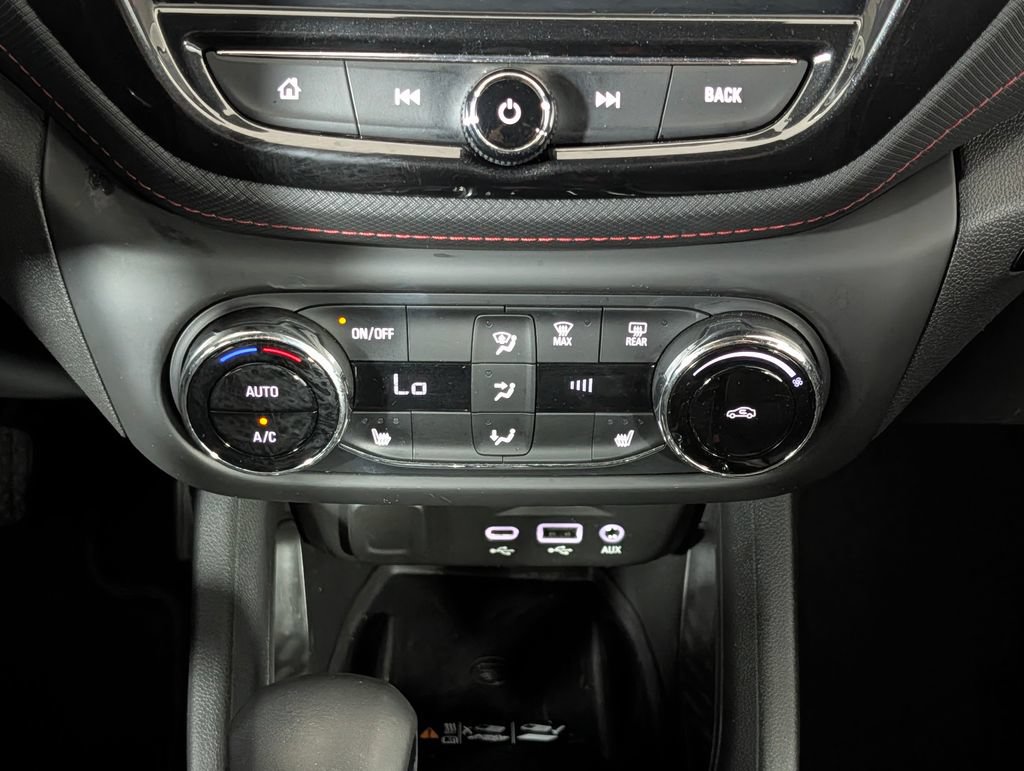 Used 2022 Chevrolet TrailBlazer RS w/ Sun and Liftgate Package FWD image 16