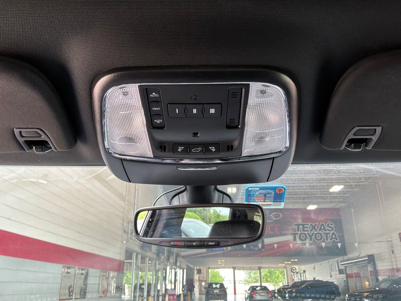 Used 2021 Jeep Grand Cherokee Limited AWD/4WD image 16