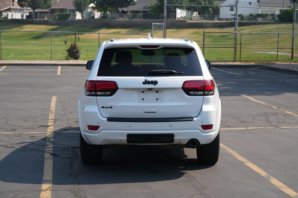 Used 2019 Jeep Grand Cherokee Altitude AWD/4WD image 4
