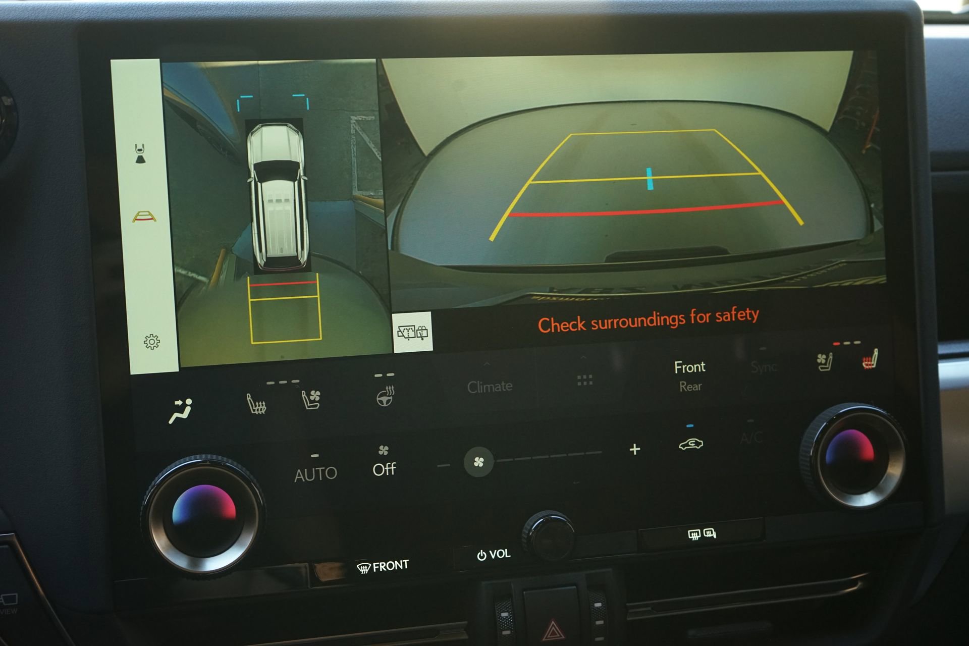 Used 2024 Lexus GX 550 w/ Accessory Package (Z1) image 17