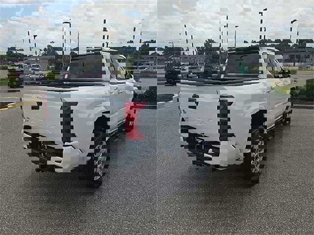 New 2025 Toyota Tacoma SR5 image 3