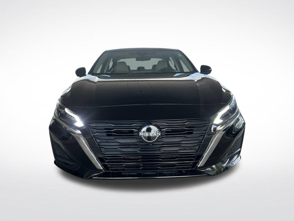 Certified 2024 Nissan Altima 2.5 SV w/ SV Premium Package FWD image 2