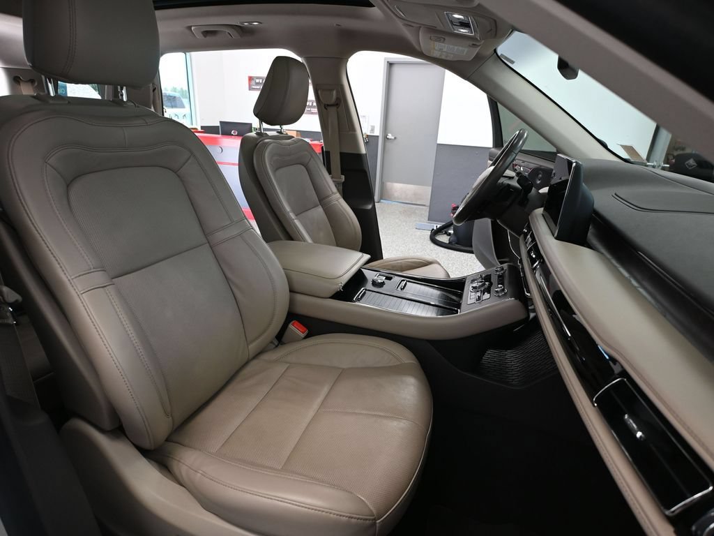 Used 2023 Lincoln Aviator Reserve AWD/4WD image 51