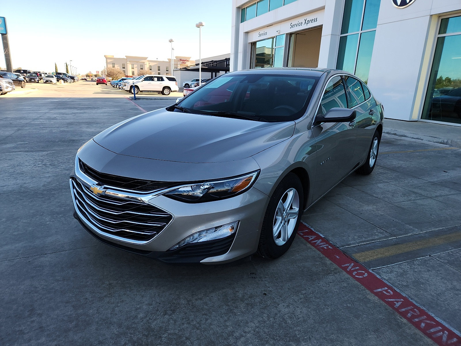 Used 2024 Chevrolet Malibu LT image 3