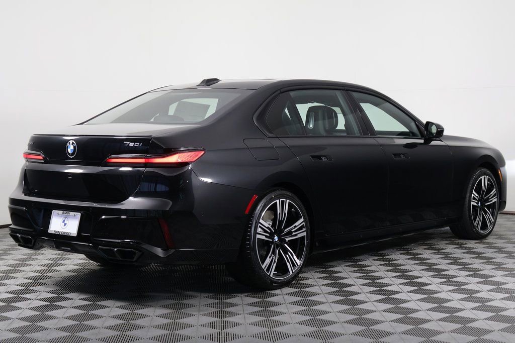 New 2026 BMW 760i xDrive w/ Executive Package image 2
