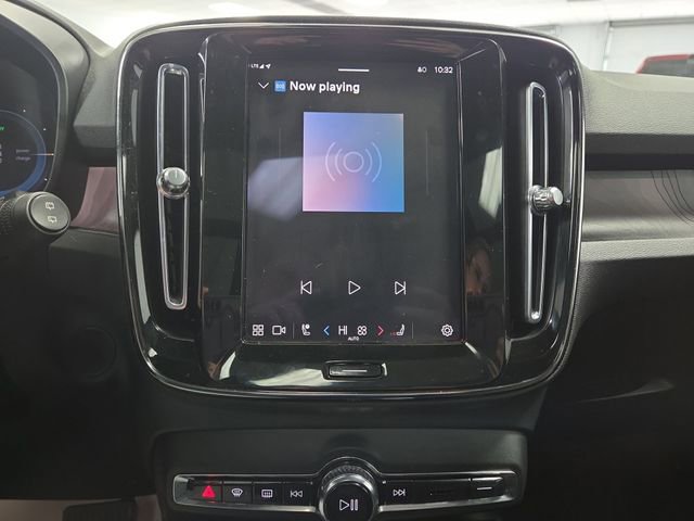 Used 2023 Volvo XC40 Recharge Ultimate image 20