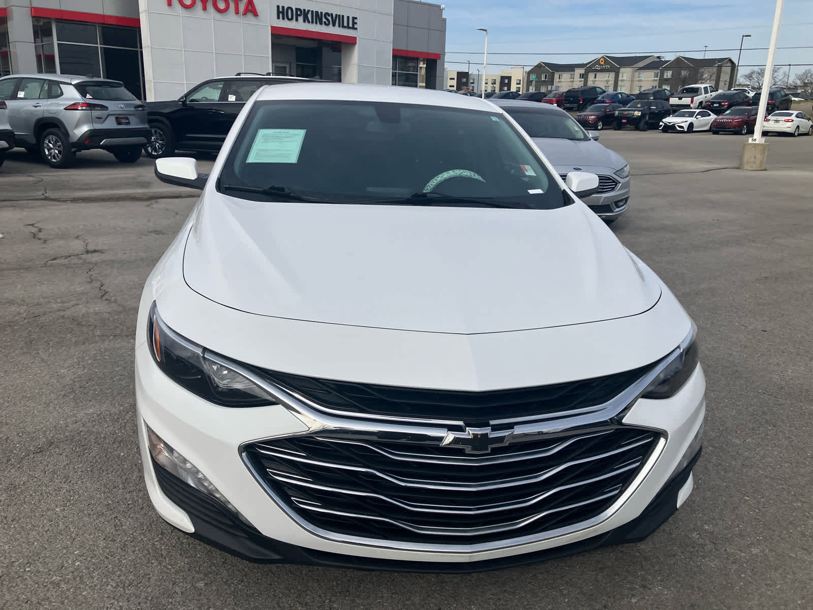 Used 2021 Chevrolet Malibu LT FWD image 2