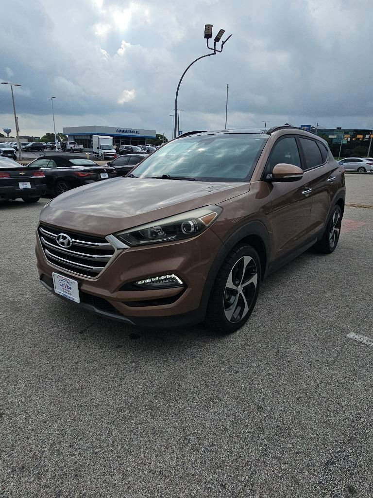Used 2016 Hyundai Tucson Limited w/ Option Group 03 FWD image 3