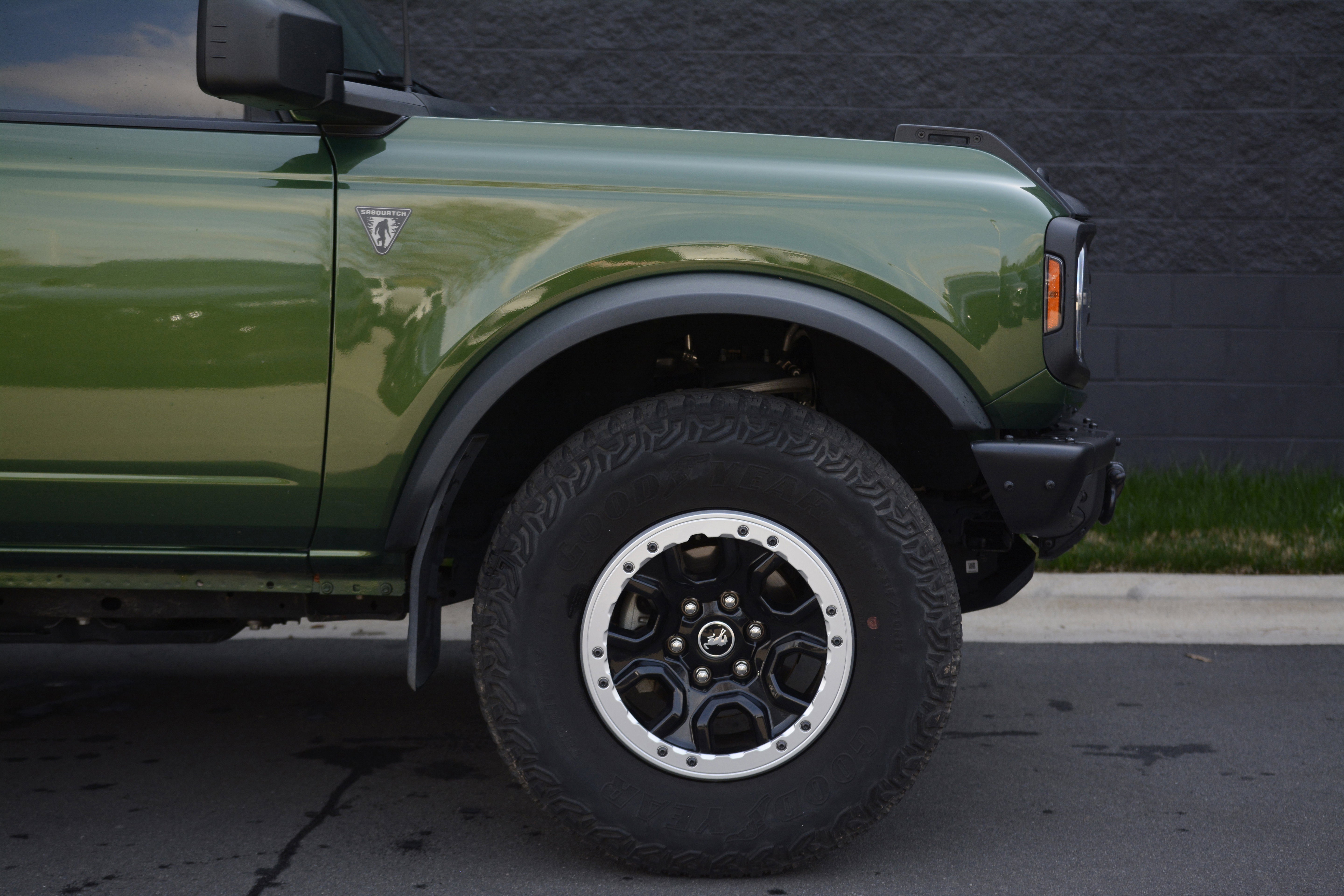 Used 2023 Ford Bronco 2-Door w/ Sasquatch Package image 11